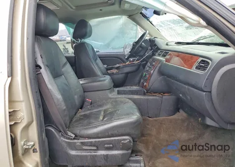 2013 Chevrolet Tahoe C1500 Lt z USA, uszkodzony, nr VIN 1GNSCBE02DR178697